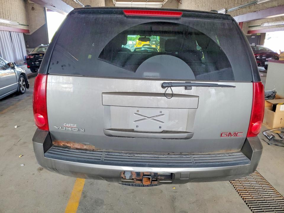 Photo 6 from auction – 2008 GMC YUKON with VIN 1GKFC13J28J213554