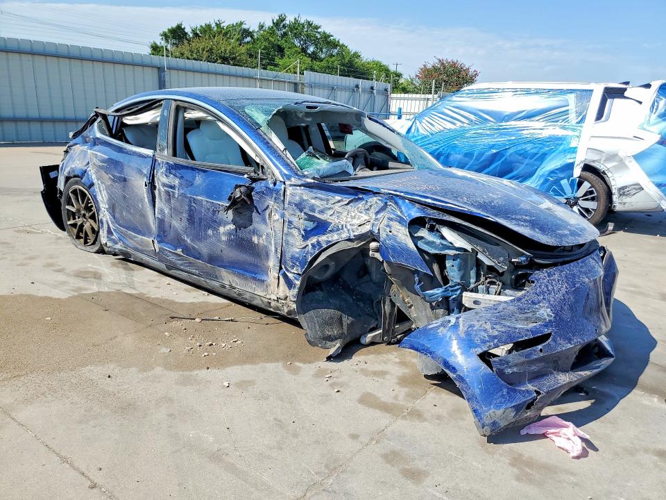Photo 4 from auction – 2019 TESLA MODEL 3 with VIN 5YJ3E1EBXKF437121