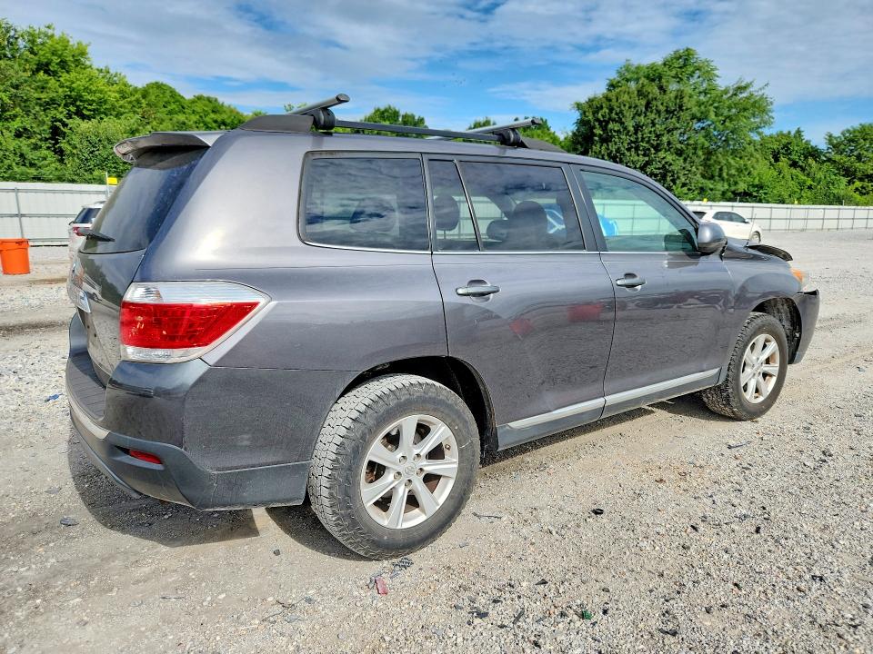 Photo 3 from auction – 2011 TOYOTA HIGHLANDER with VIN 5TDZK3EH1BS025944