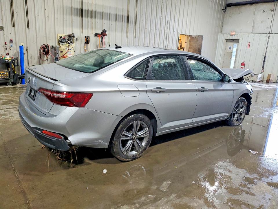 Photo 3 from auction – 2023 VOLKSWAGEN JETTA with VIN 3VW7M7BU3PM042923