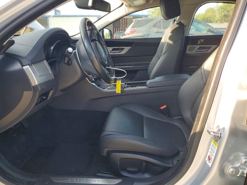 Photo 7 from auction – 2017 JAGUAR XF with VIN SAJBJ4BN9HCY42806