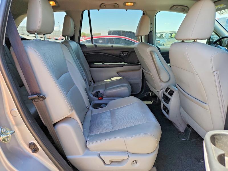 Photo 11 from auction – 2017 HONDA PILOT with VIN 5FNYF6H07HB003192