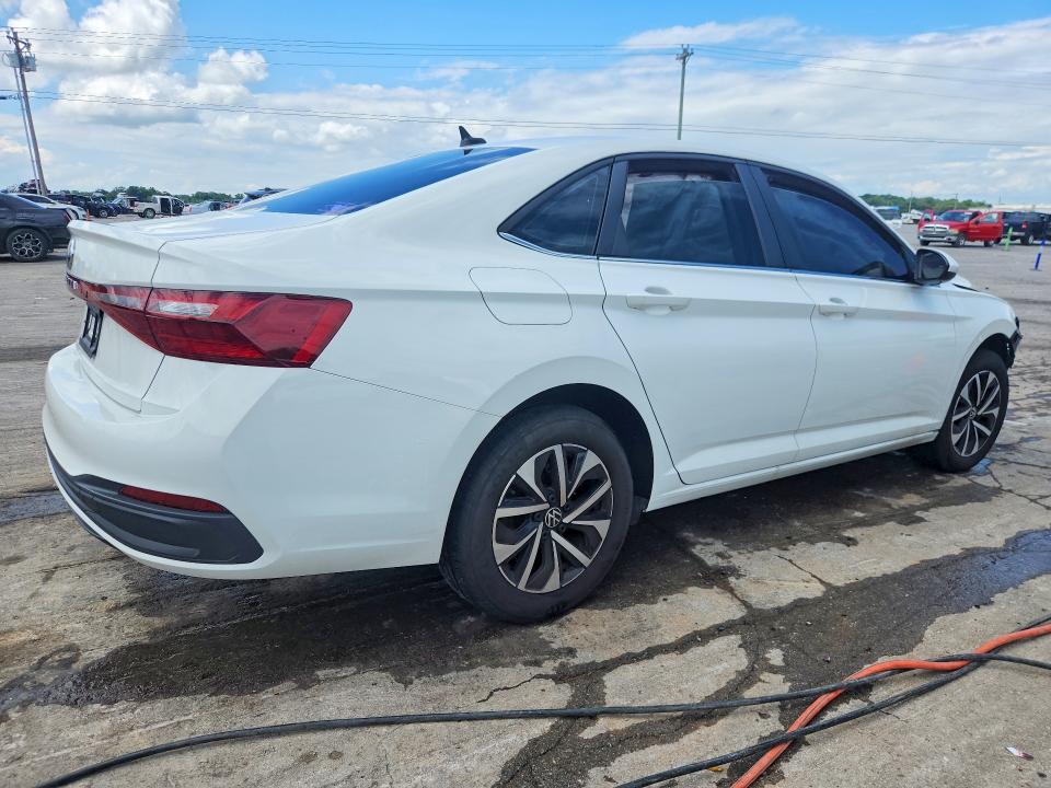 Снимка 3 от търг – 2025 VOLKSWAGEN JETTA с VIN 3VW5X7BU4SM008156