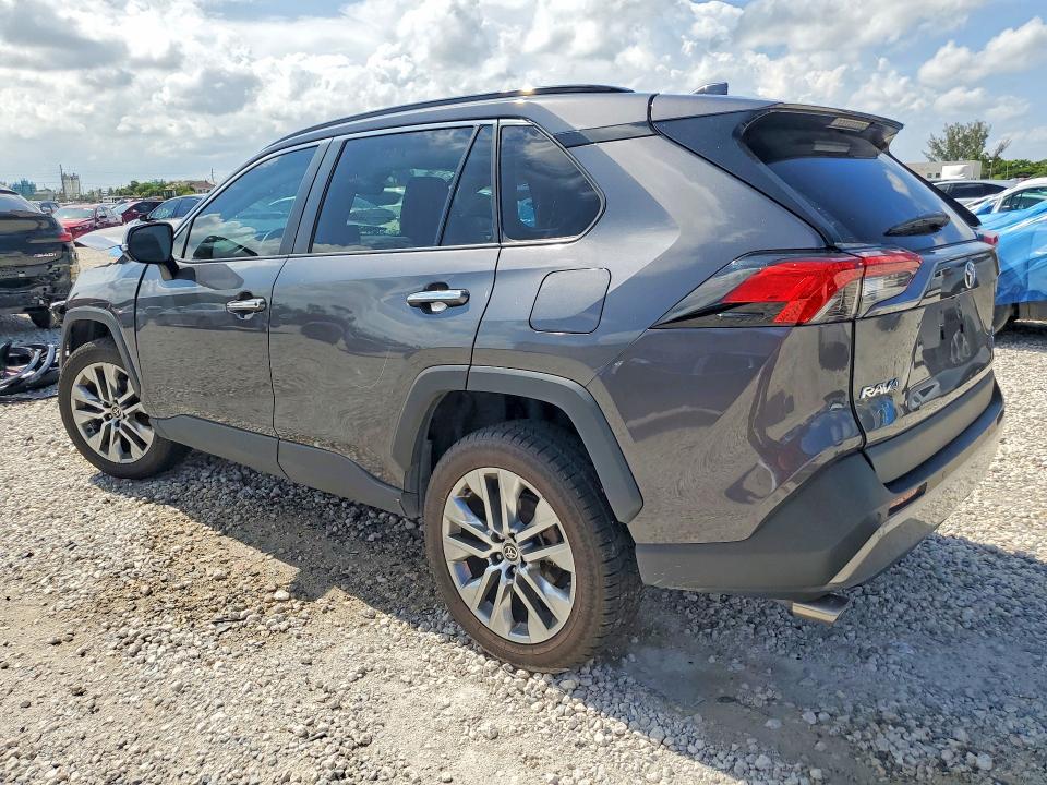 Photo 2 from auction – 2022 TOYOTA RAV4 with VIN 2T3N1RFV7NW281923