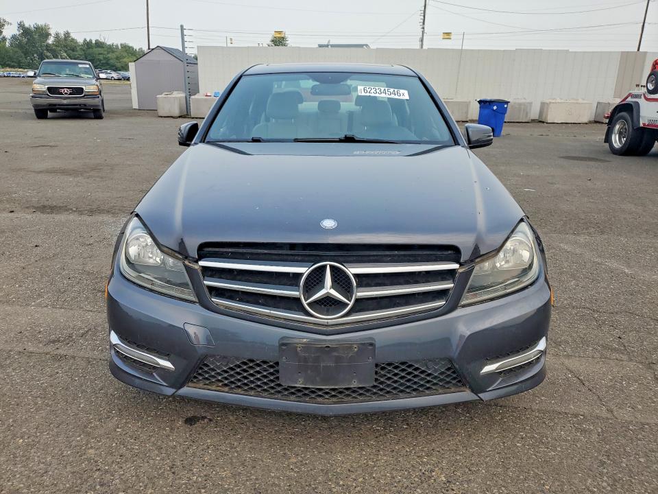 Photo 5 from auction – 2014 MERCEDES-BENZ C with VIN WDDGF8AB9ER318901