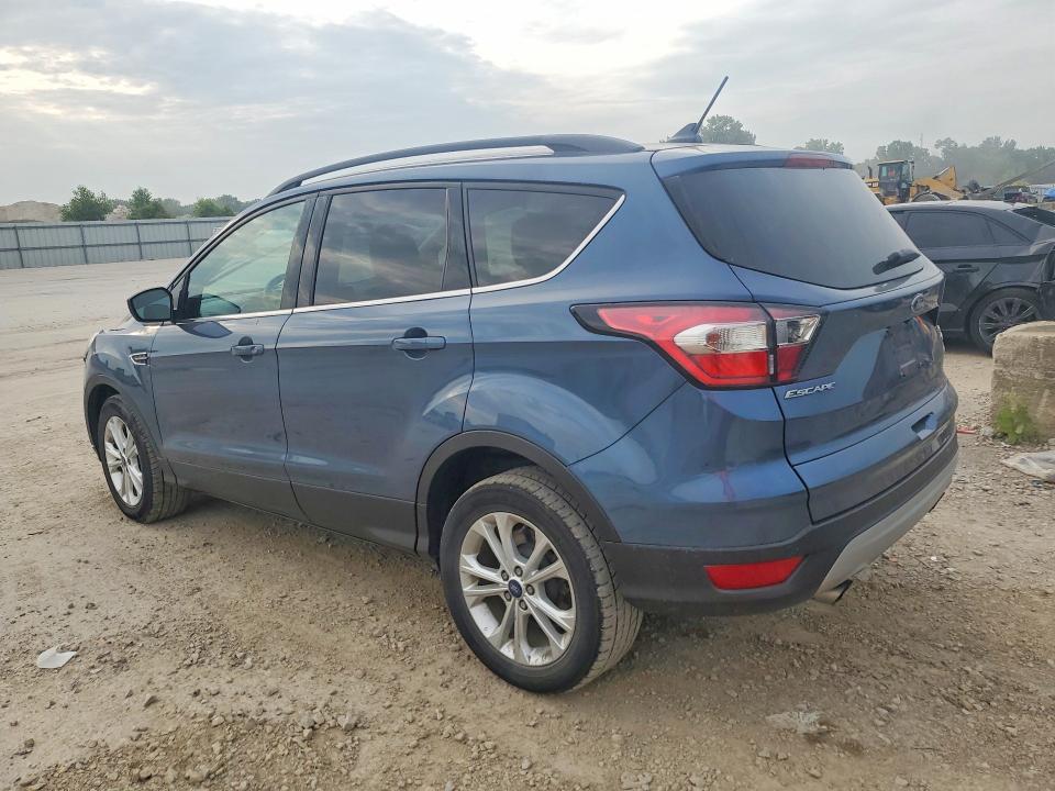 Photo 2 from auction – 2018 FORD ESCAPE with VIN 1FMCU0HD0JUA55241