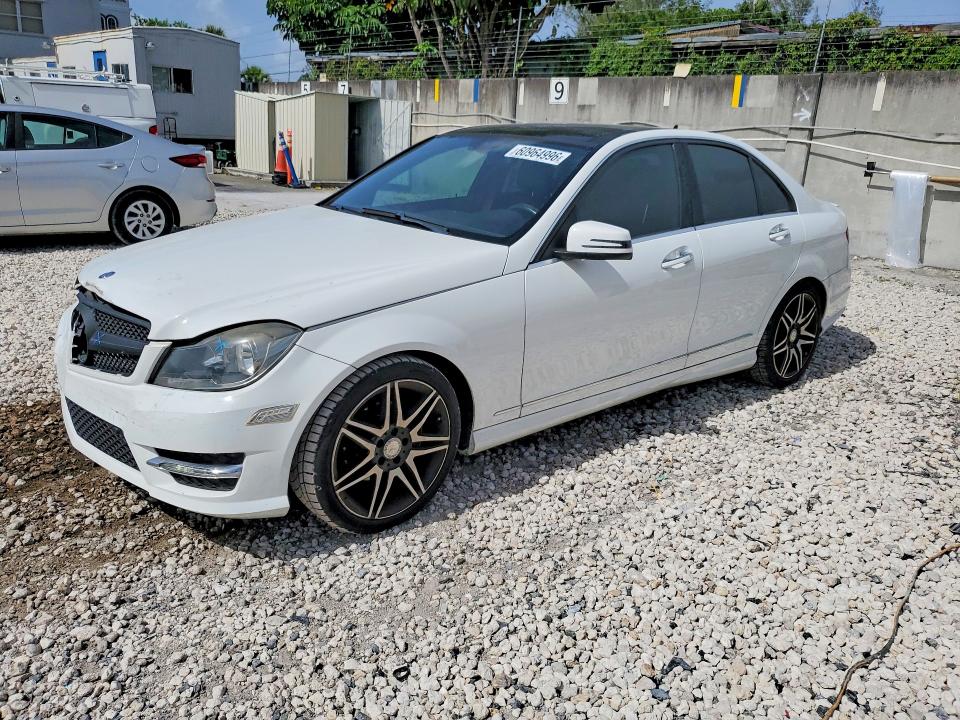 Photo 1 from auction – 2014 MERCEDES-BENZ C with VIN WDDGF4HB1EA953558