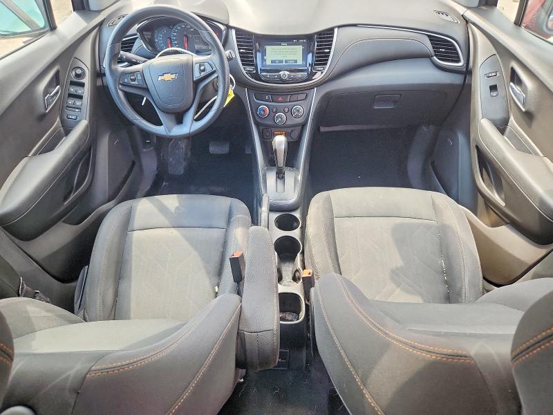 Photo 8 from auction – 2017 CHEVROLET TRAX with VIN 3GNCJPSB3HL161756