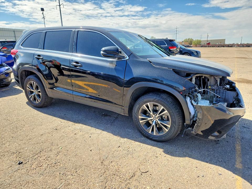 Photo 4 from auction – 2019 TOYOTA HIGHLANDER with VIN 5TDZZRFH9KS301557