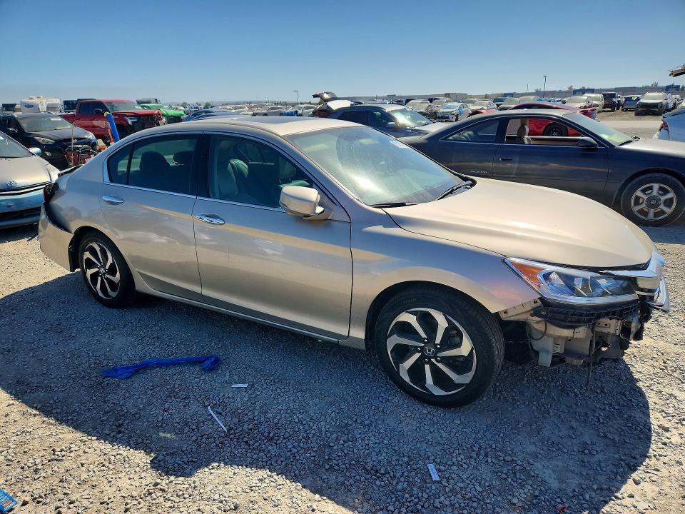 Photo 4 from auction – 2016 HONDA ACCORD with VIN 1HGCR3F89GA020299