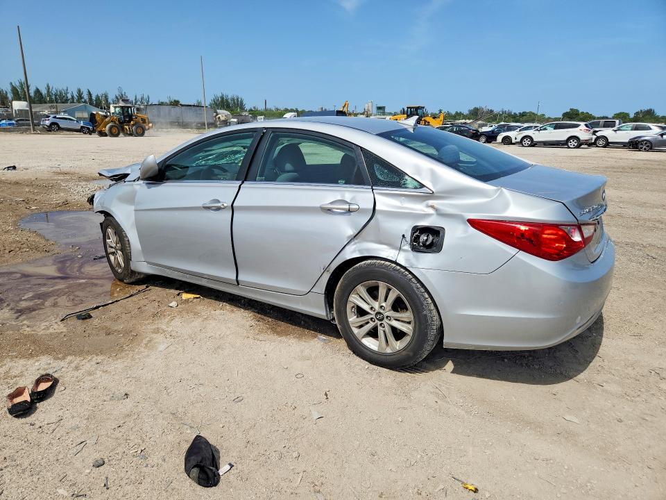 Photo 2 from auction – 2011 HYUNDAI SENATA with VIN 5NPEB4AC0BH244799