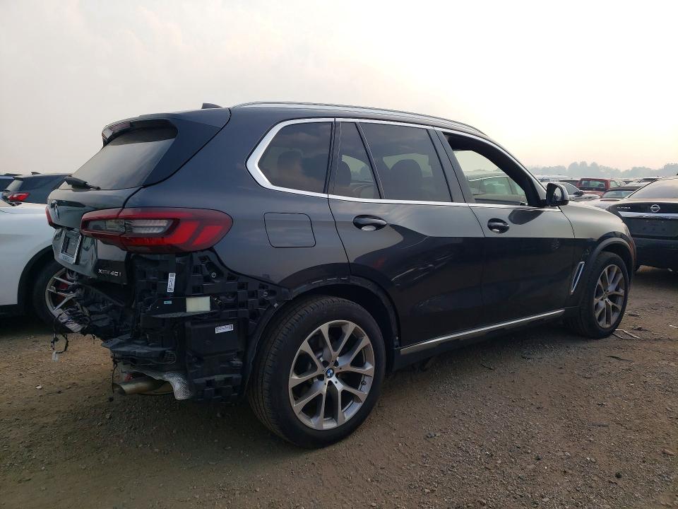 Zdjęcie 3 z aukcji – 2021 BMW X5 z VIN 5UXCR6C03M9E15821