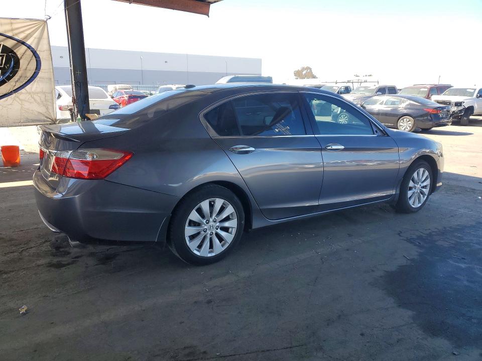 Photo 3 from auction – 2013 HONDA ACCORD with VIN 1HGCR3F8XDA006889