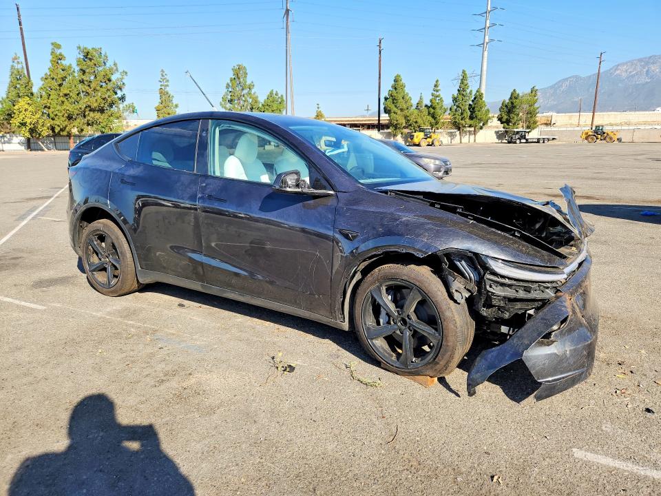 Photo 4 from auction – 2026 TESLA MODEL Y with VIN 7SAYGDED7TF559054