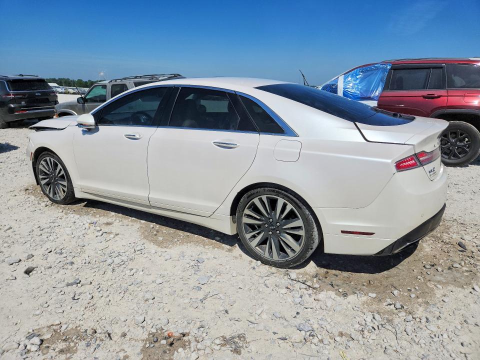 Снимка 2 от търг – 2017 LINCOLN MKZ с VIN 3LN6L5FC2HR663447
