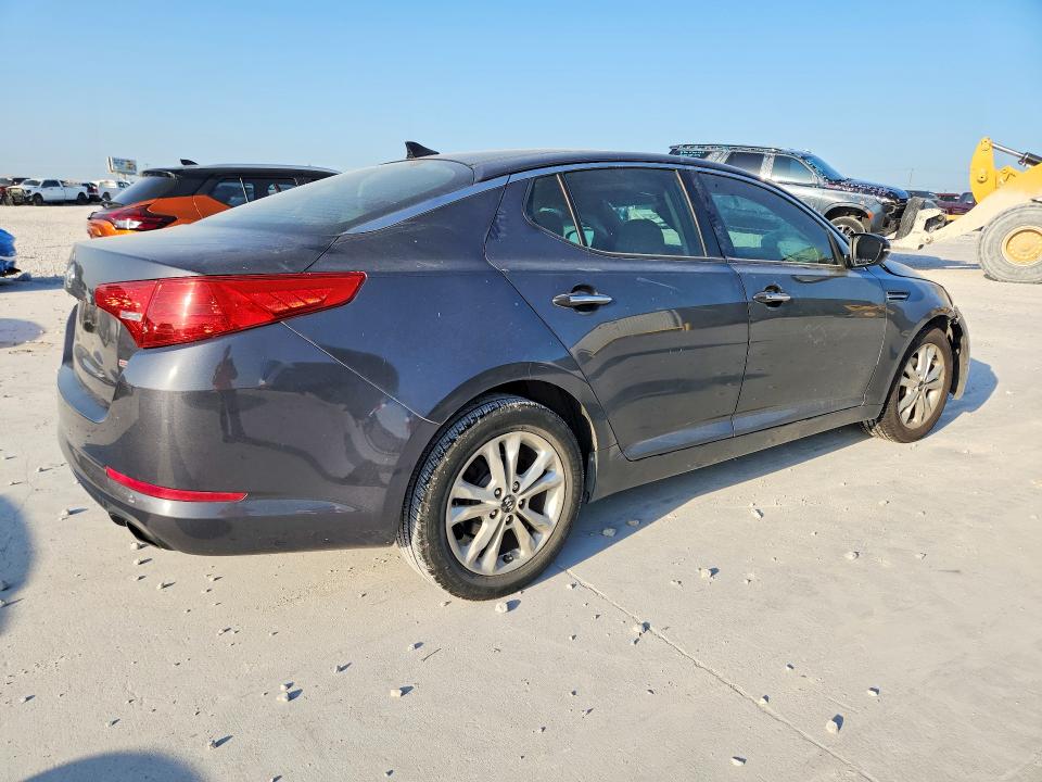 Photo 3 from auction – 2011 KIA OPTIMA with VIN KNAGN4A76B5095895
