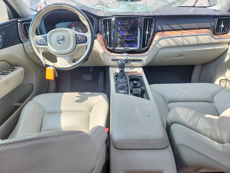 Photo 8 from auction – 2021 VOLVO XC60 with VIN YV4102DK6M1886835