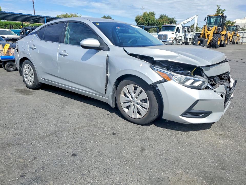 Photo 4 from auction – 2020 NISSAN SENTRA with VIN 3N1AB8BV3LY209316