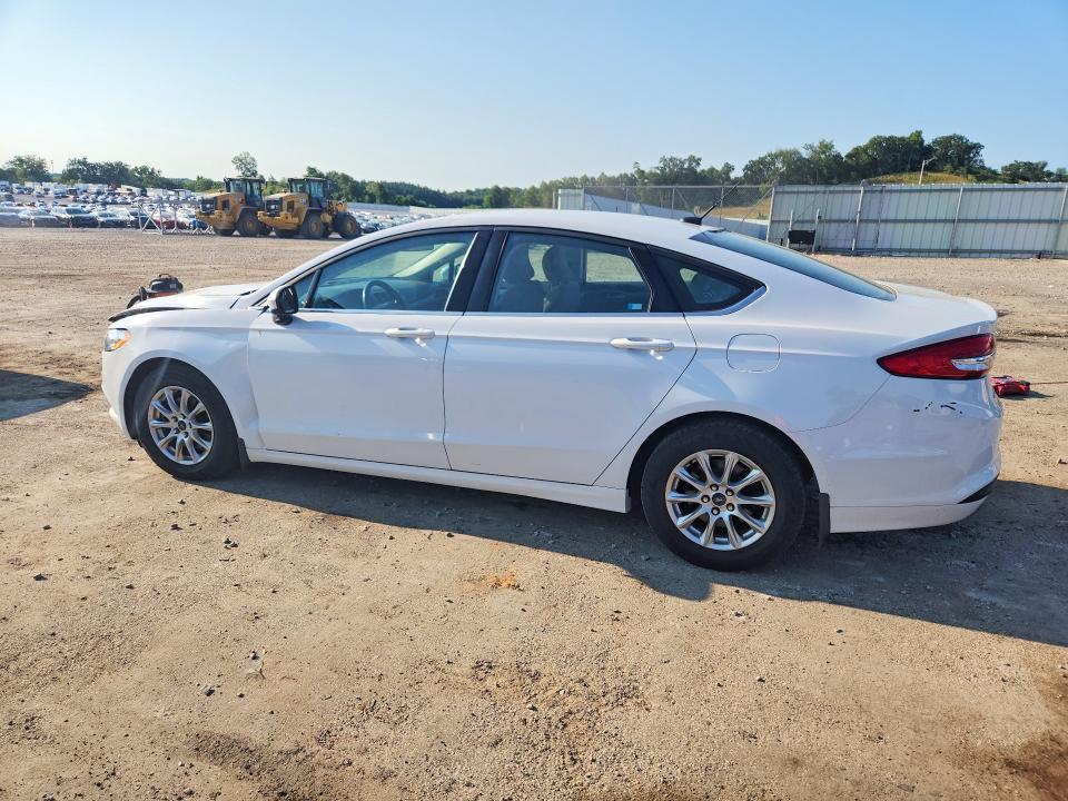Photo 2 from auction – 2017 FORD FUSION with VIN 3FA6P0G73HR372359