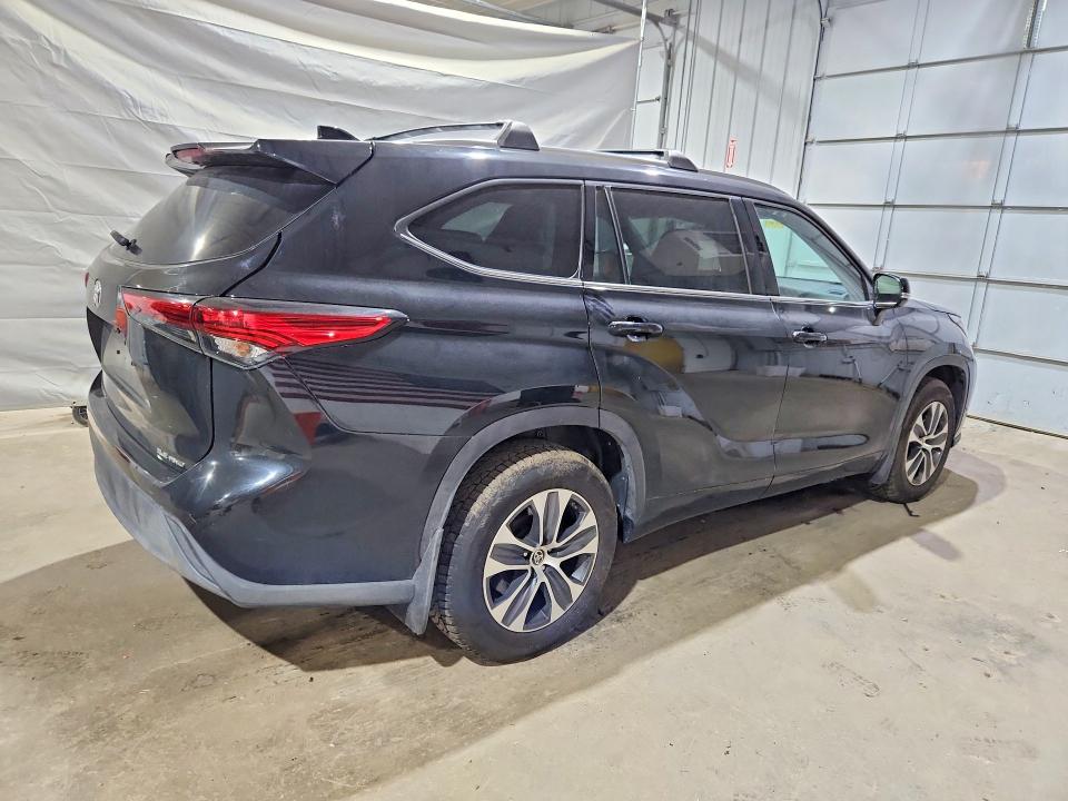 Photo 3 from auction – 2021 TOYOTA HIGHLANDER with VIN 5TDGZRBH3MS556673