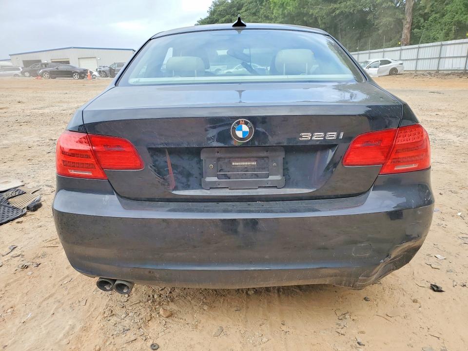 Photo 6 from auction – 2011 BMW 328 with VIN WBAKE3C56BE444439