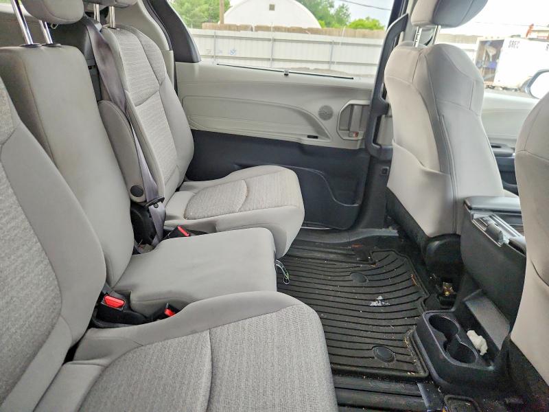 Photo 11 from auction – 2023 TOYOTA SIENNA with VIN 5TDKRKEC0PS138240