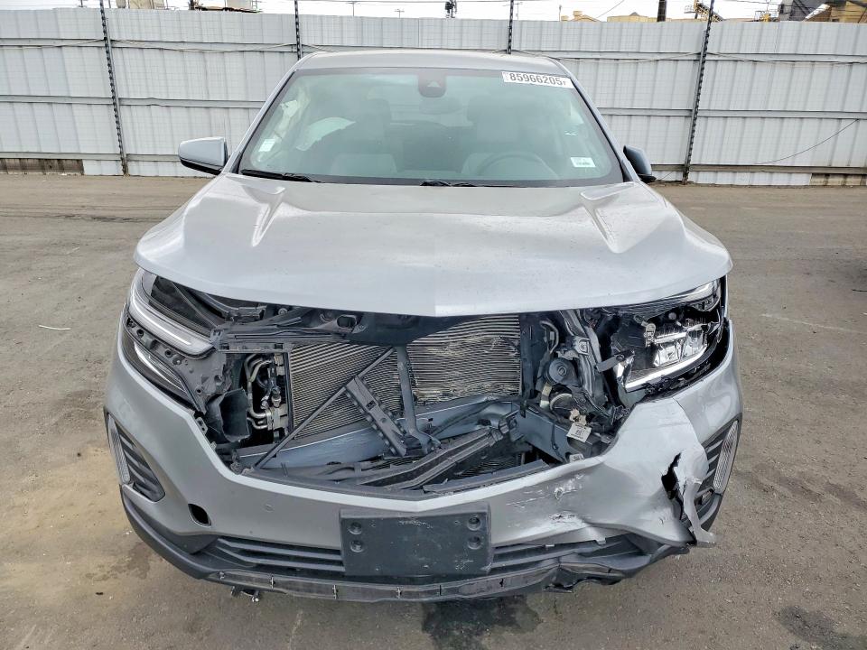 Photo 5 from auction – 2023 CHEVROLET EQUINOX with VIN 3GNAXTEG1PL247393