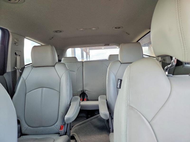 Photo 10 from auction – 2017 CHEVROLET TRAVERSE with VIN 1GNKRHKD3HJ337644
