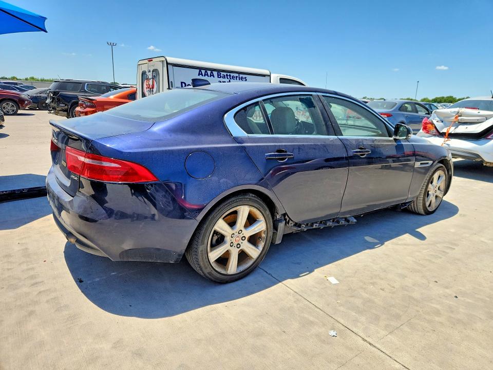 Photo 3 from auction – 2017 JAGUAR XE with VIN SAJAE4BG7HA968787