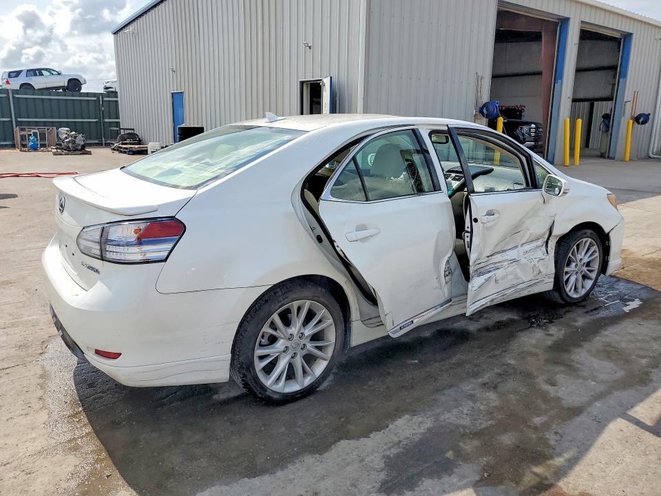 Foto 3 de la subasta – 2010 LEXUS HS con VIN JTHBB1BA2A2012847