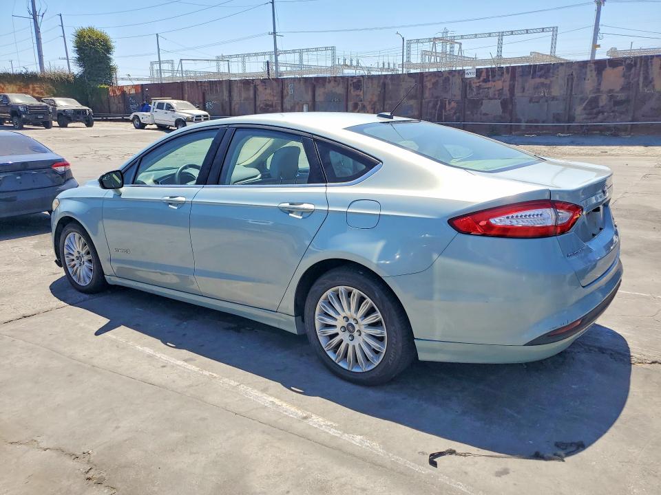 Photo 2 from auction – 2014 FORD FUSION with VIN 3FA6P0LUXER179326