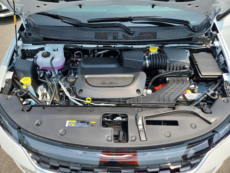 Photo 12 from auction – 2027 CHRYSLER PACIFICA with VIN 2C4RC1GG9VR567778