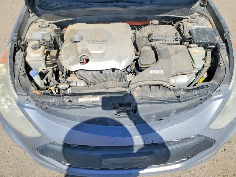 Photo 11 from auction – 2015 HYUNDAI SONATA HYBRID with VIN KMHEC4A40FA127657