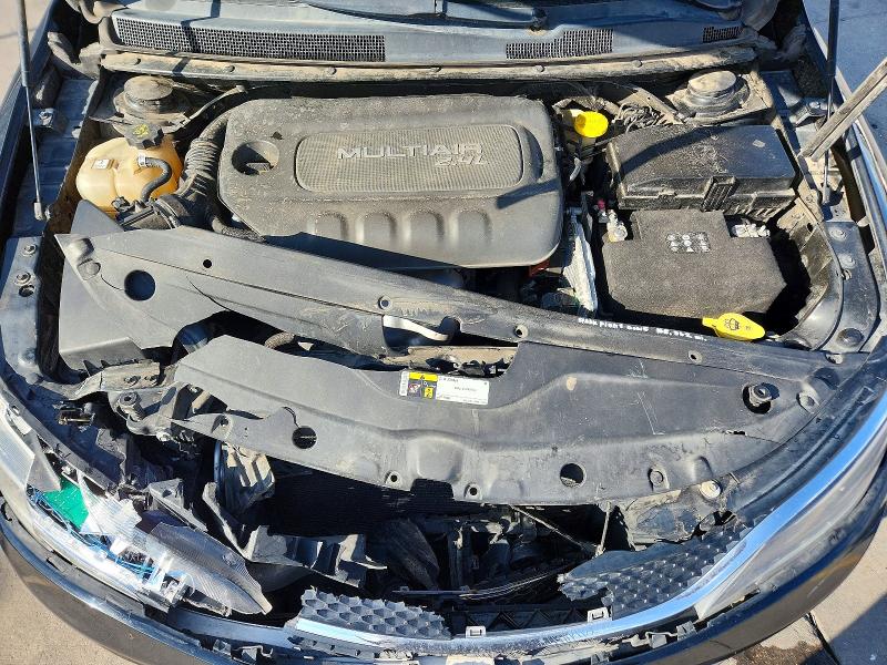 Photo 11 from auction – 2016 CHRYSLER 200 with VIN 1C3CCCAB8GN112567