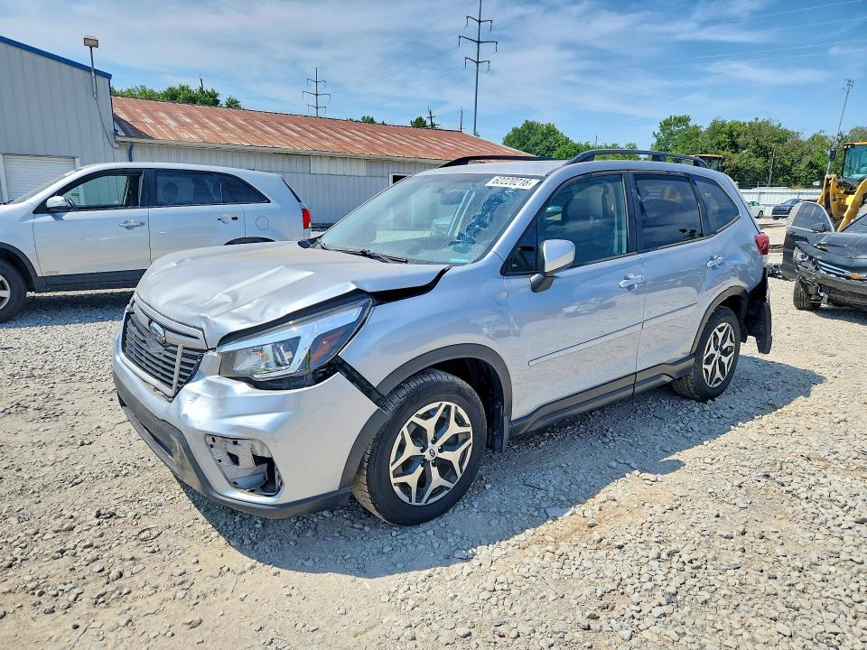 SUBARU FORESTER 2020 with VIN JF2SKAJCXLH493517 - Photo from auction