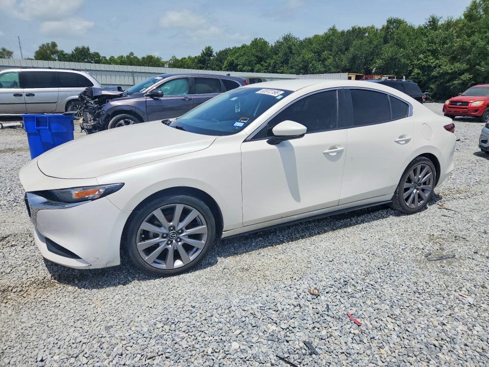 MAZDA 3 2021 with VIN JM1BPABL4M1330662 - Photo from auction
