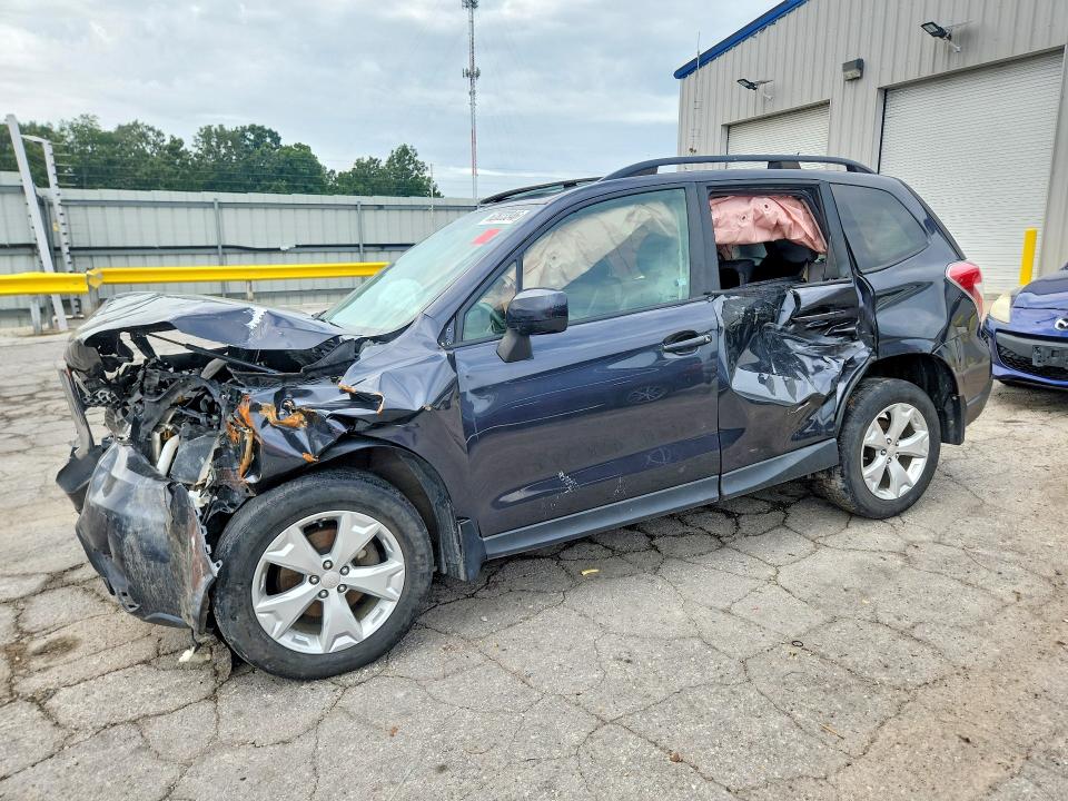SUBARU FORESTER 2015 with VIN JF2SJADC6FH526371 - Photo from auction
