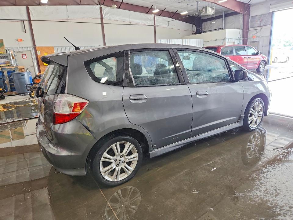 Photo 3 from auction – 2011 HONDA FIT with VIN JHMGE8H56BC024897