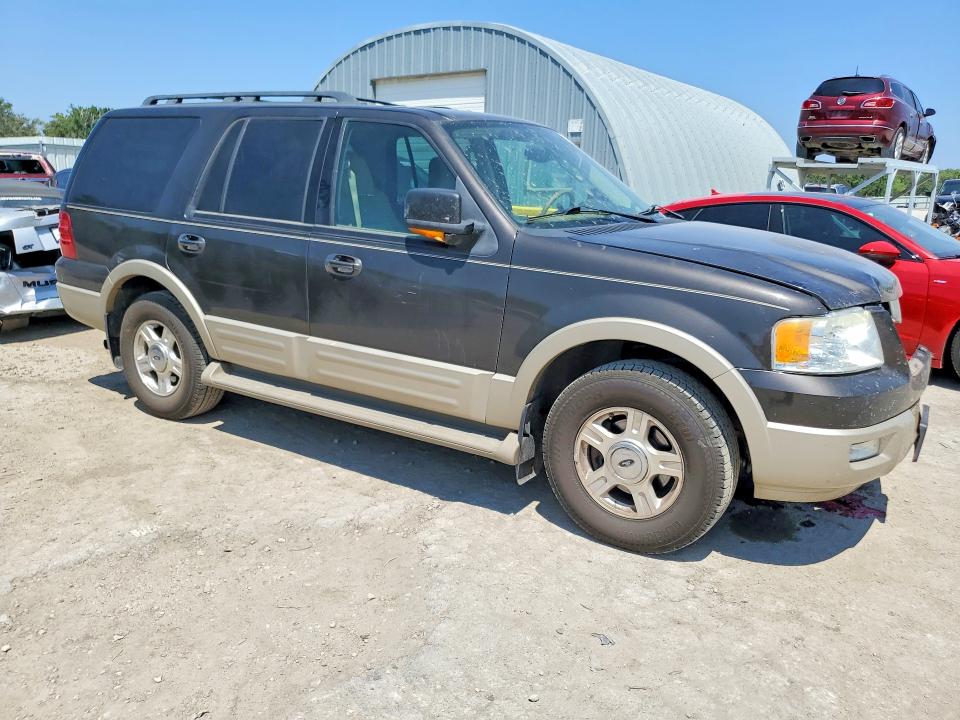 Photo 4 from auction – 2005 FORD EXPEDITION with VIN 1FMPU175X5LA63845
