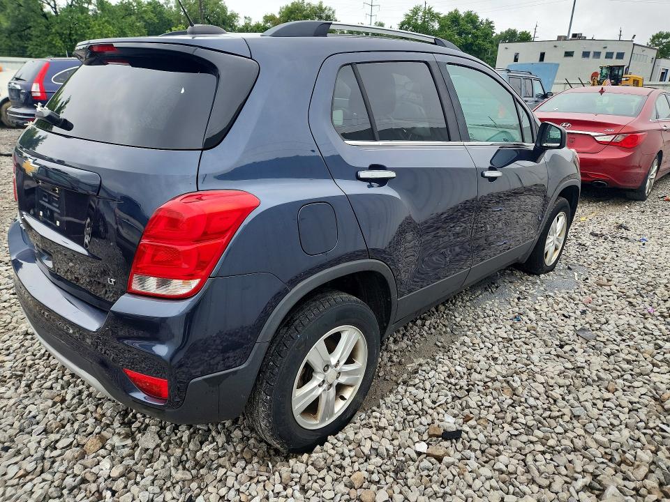 Photo 3 from auction – 2018 CHEVROLET TRAX with VIN 3GNCJPSB9JL237132