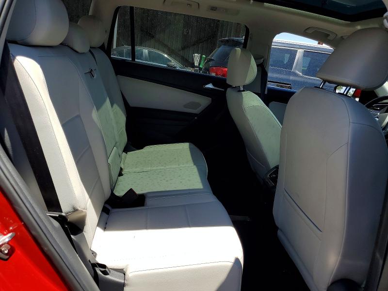 Снимка 10 от търг – 2018 VOLKSWAGEN TIGUAN с VIN 3VV2B7AX1JM130392