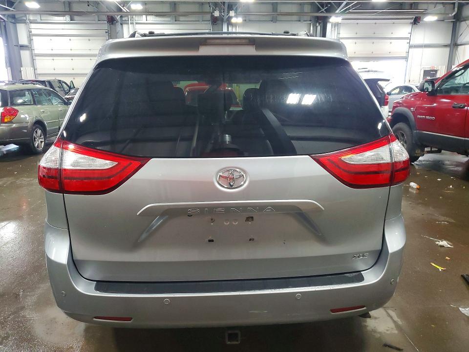 Photo 6 from auction – 2015 TOYOTA SIENNA with VIN 5TDYK3DC3FS690559