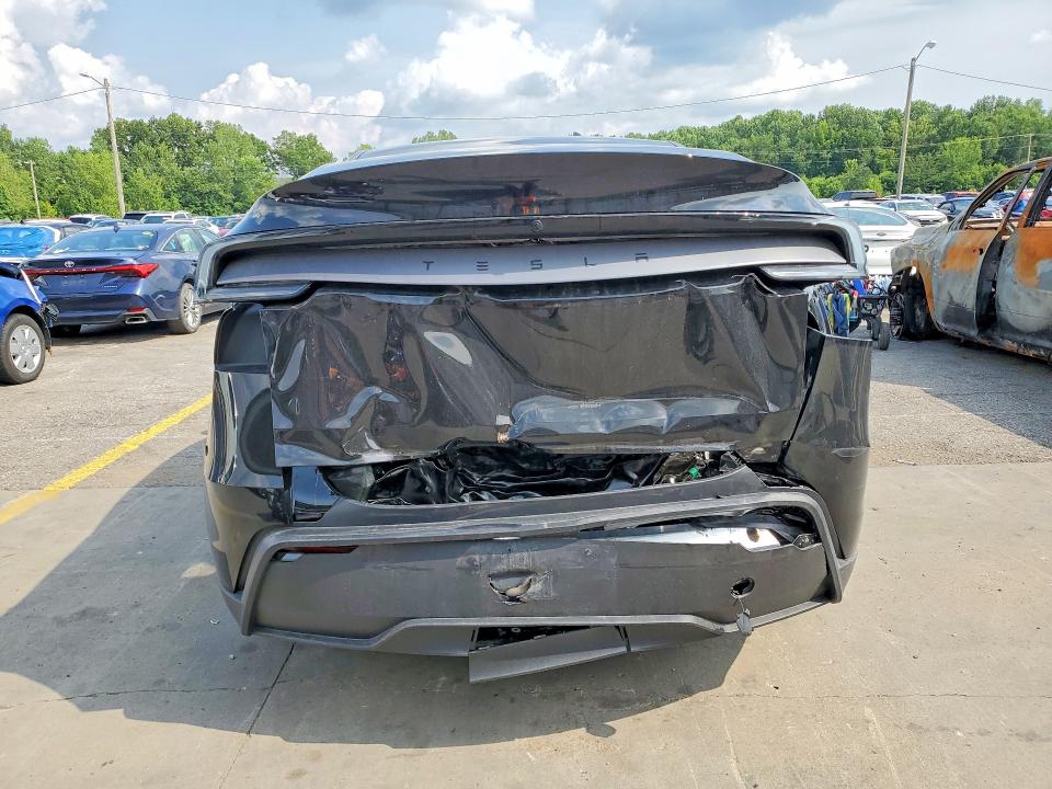 Photo 6 from auction – 2026 TESLA MODEL Y with VIN 7SAYGDED8TF420809