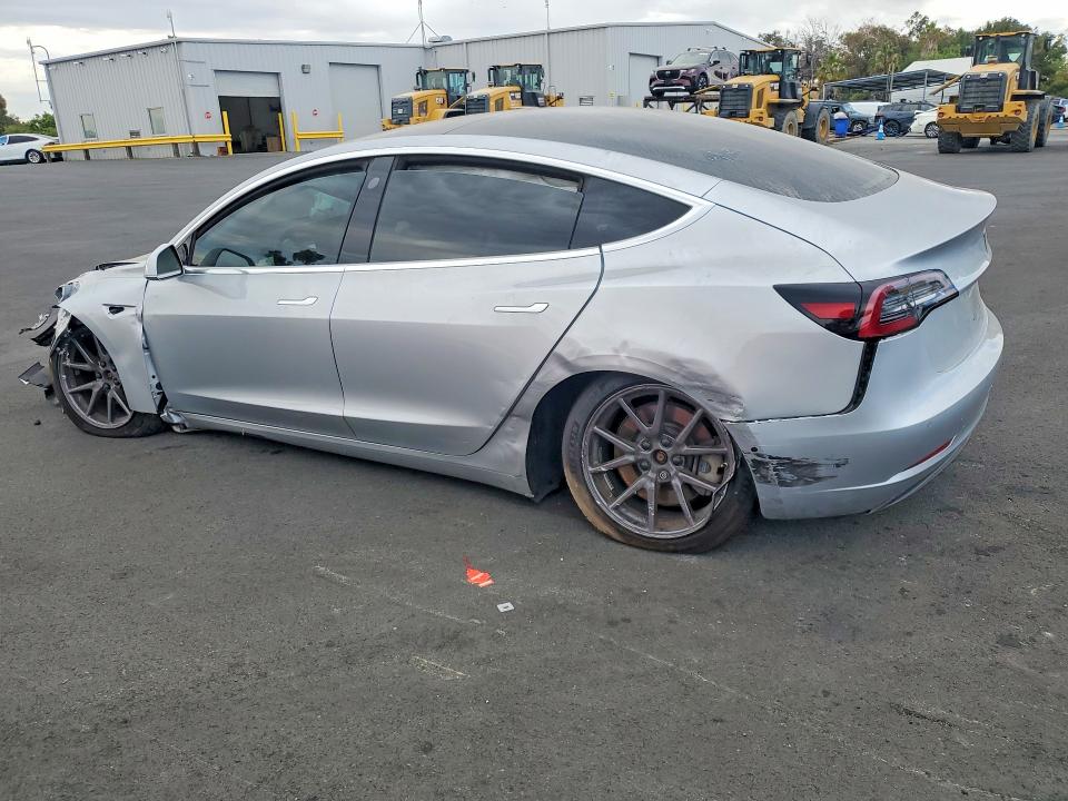 Photo 2 from auction – 2018 TESLA MODEL 3 with VIN 5YJ3E1EB7JF099515