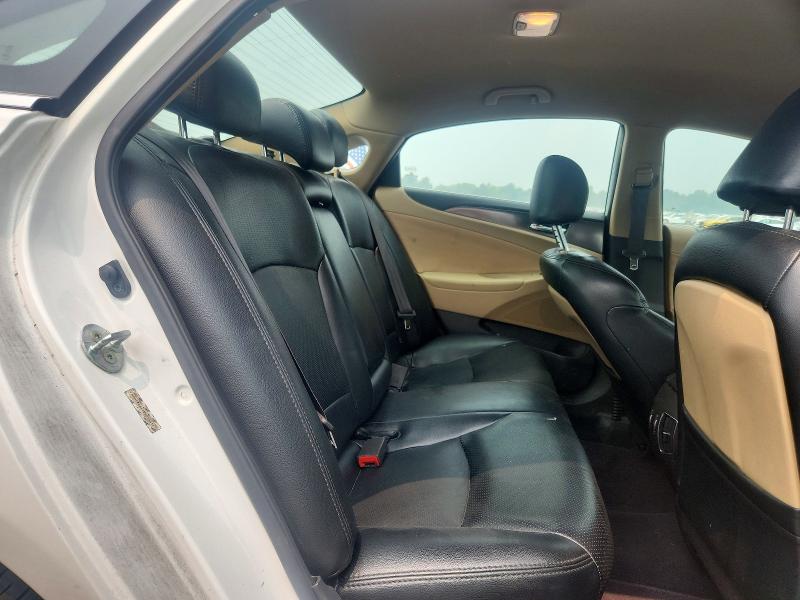 Photo 10 from auction – 2011 HYUNDAI SONATA with VIN KMHEC4A41BA011412