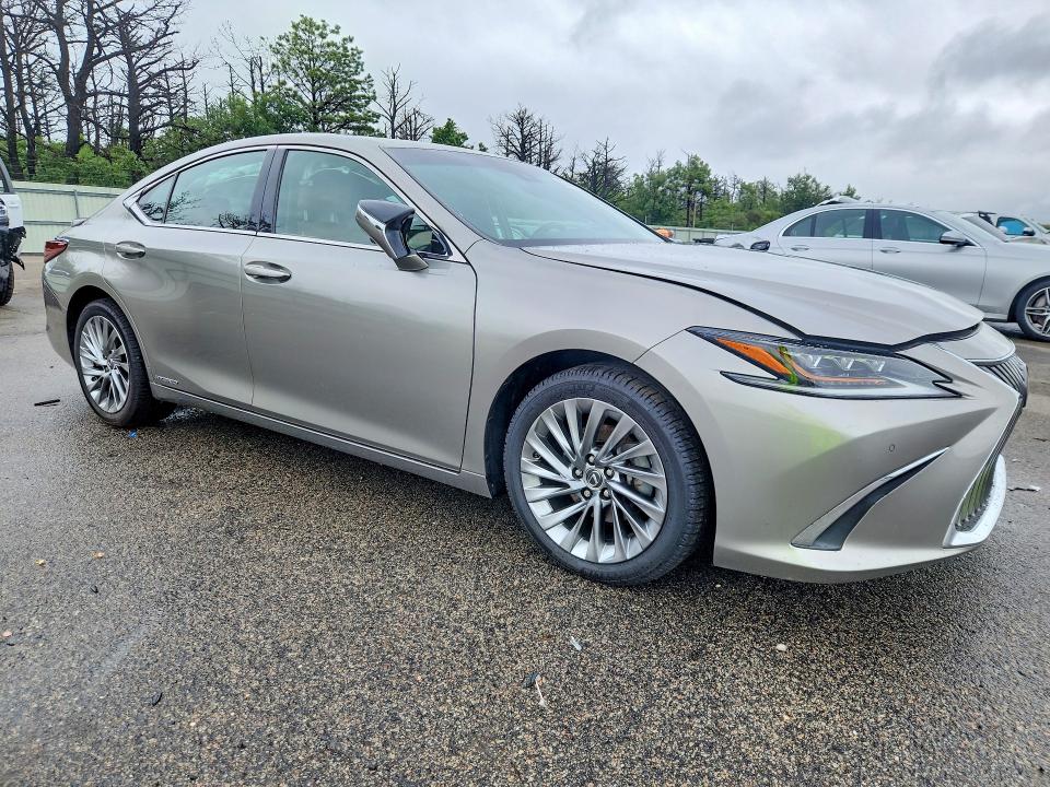 Photo 4 from auction – 2019 LEXUS ES with VIN 58AB21B15KU004091