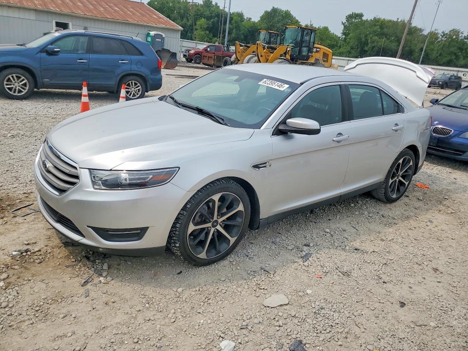 FORD TAURUS 2016 with VIN 1FAHP2E86GG142692 - Photo from auction