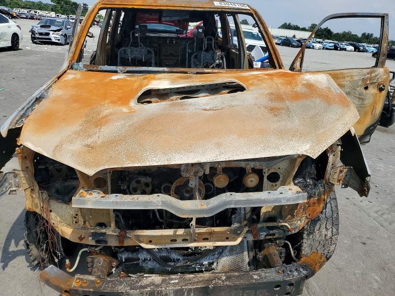 Photo 12 from auction – 2018 TOYOTA 4RUNNER with VIN JTEBU5JR2J5498435