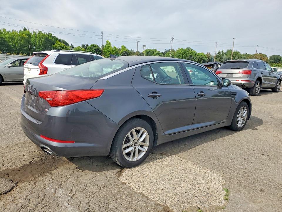 Photo 3 from auction – 2011 KIA OPTIMA with VIN KNAGM4A77B5147571