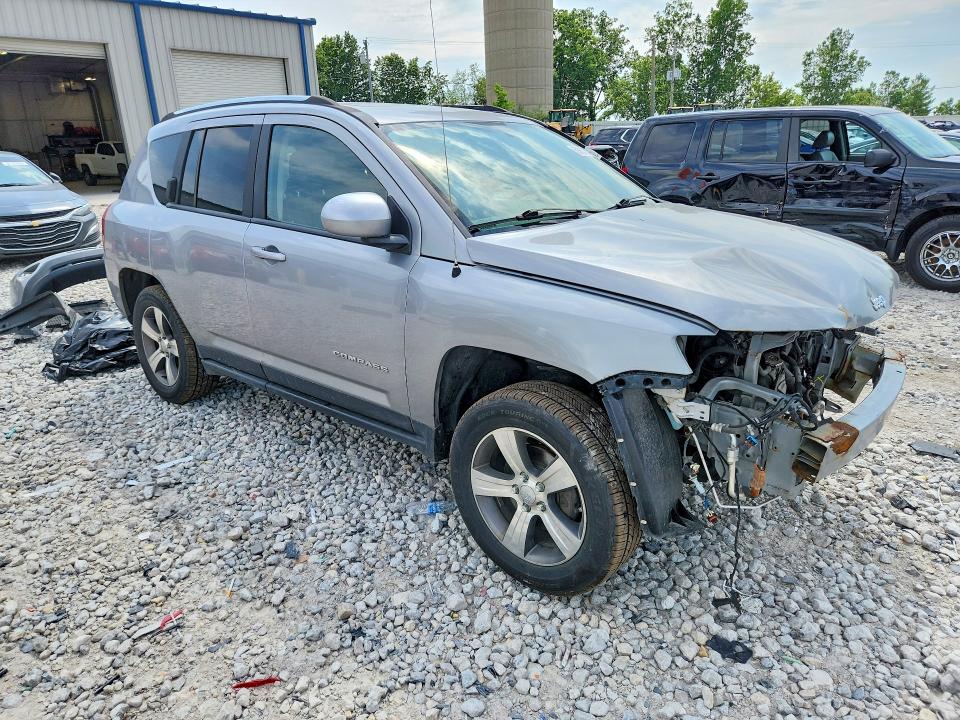 Photo 4 from auction – 2017 JEEP COMPASS with VIN 1C4NJDEB8HD126566